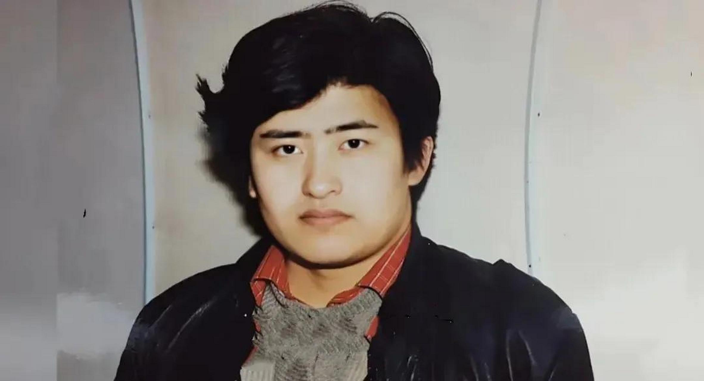 刘欢,在上世纪90年代,是一位年轻有为的歌唱家.