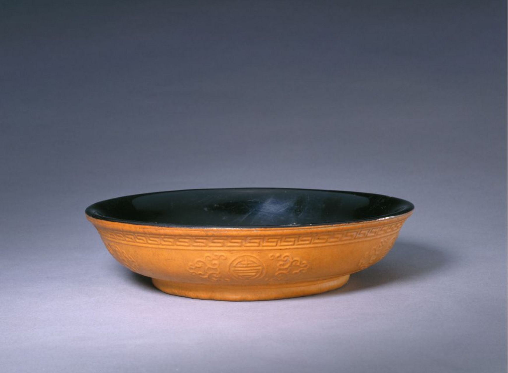 【樗蒲纹】樗,即臭椿,蒲,即香蒲,大约因其叶均为两端尖的形状,故用以