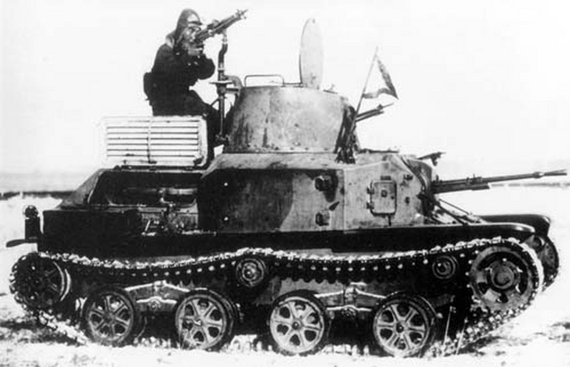 九二式重型装甲车 九二式重型装甲车作为骑兵装甲车开发.