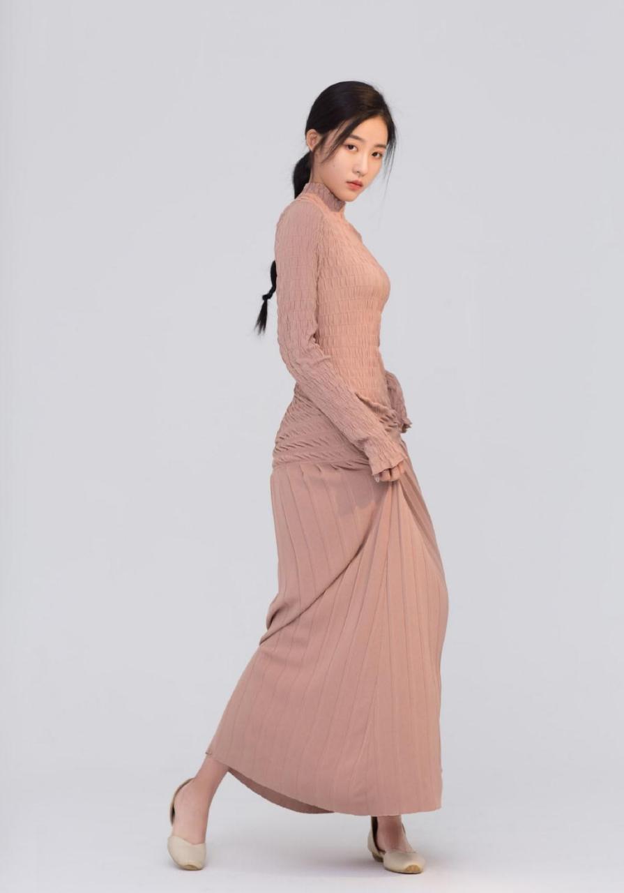 snh48孙芮,粉色毛衣简约甜美,清纯又元气