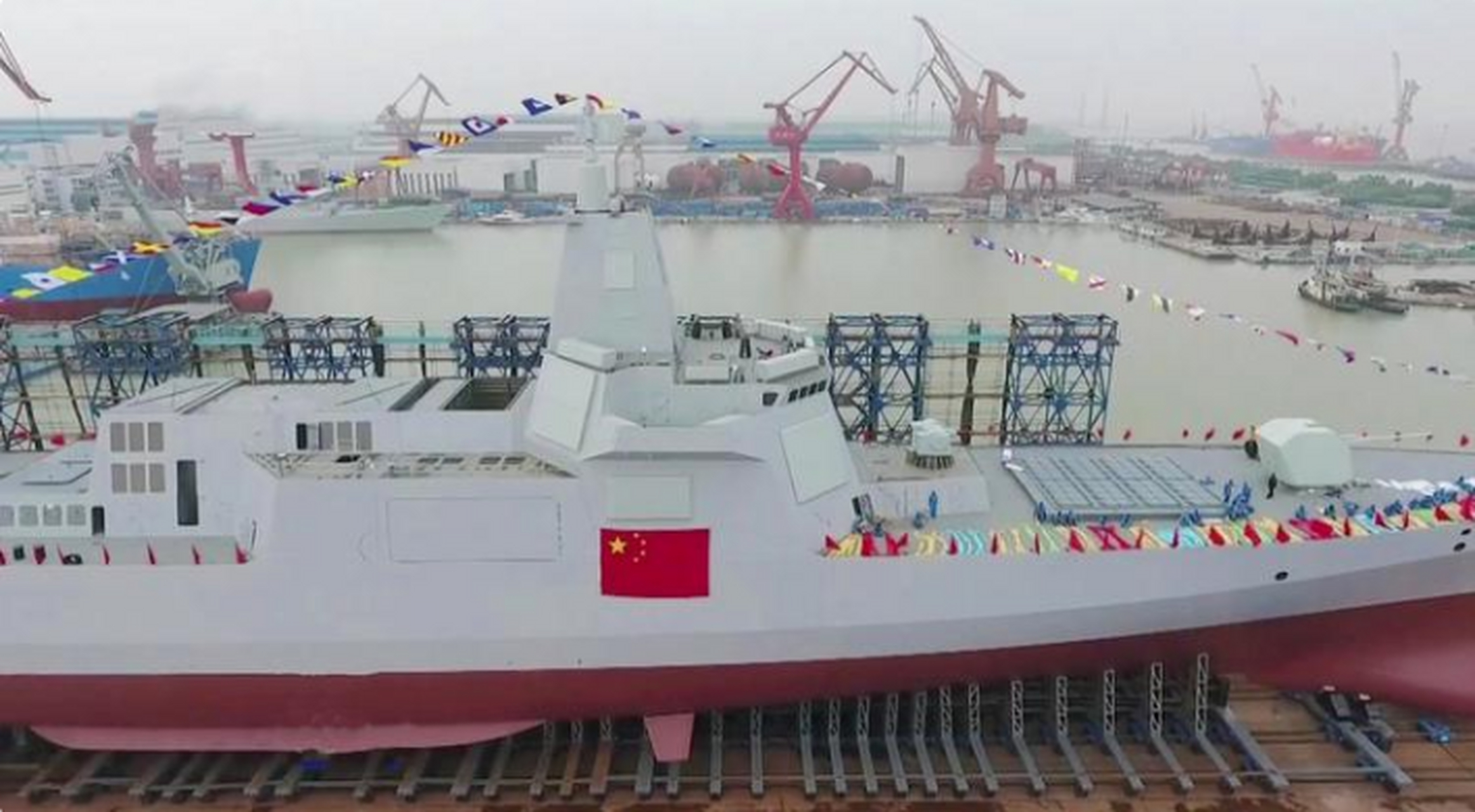 第2批055大驱上船台,第29艘052d即将下水,江南造船厂是我国建造航母的