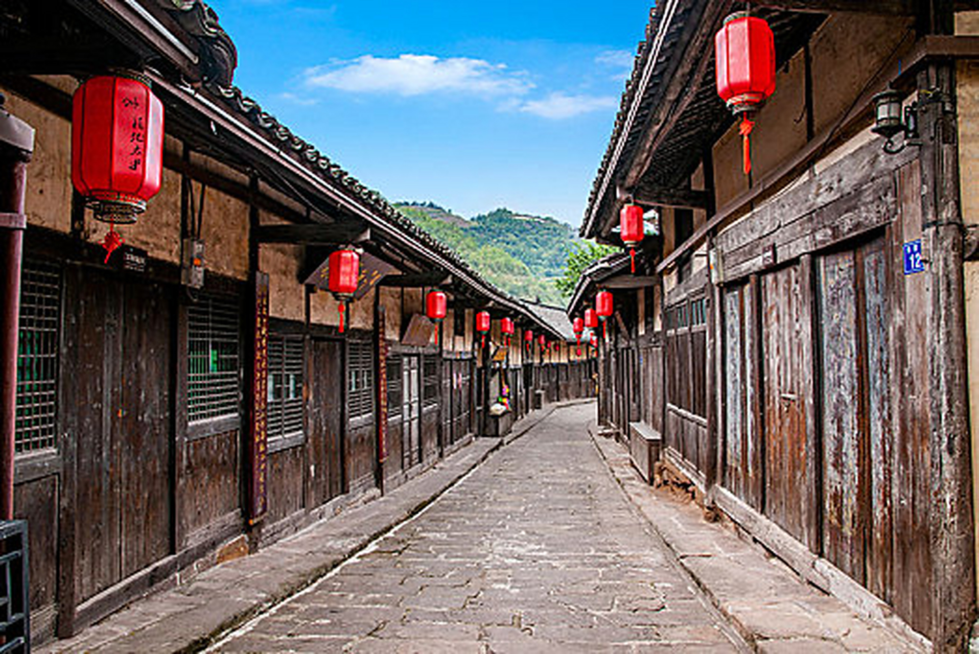 古蔺太平古镇:它是赤水河畔两省交界山坡上的一个小镇,同时也是红军