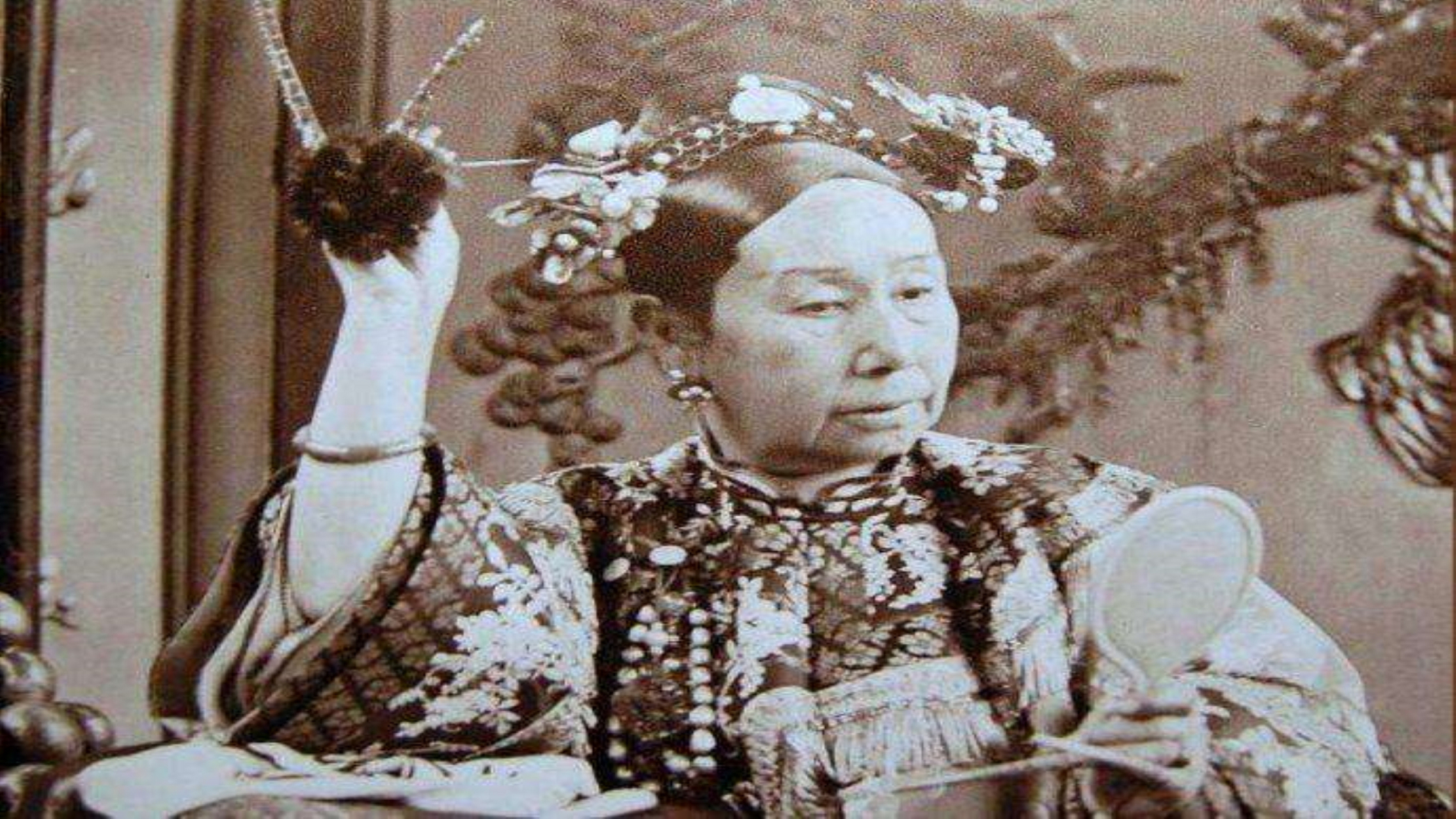 1869年,太监安德海被杀,慈禧怒喝:"敢动我的人,活腻了吗?