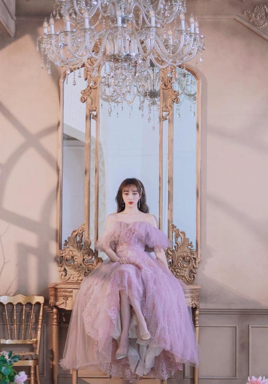 美女王亦然迷人写真欣赏,好可爱啊