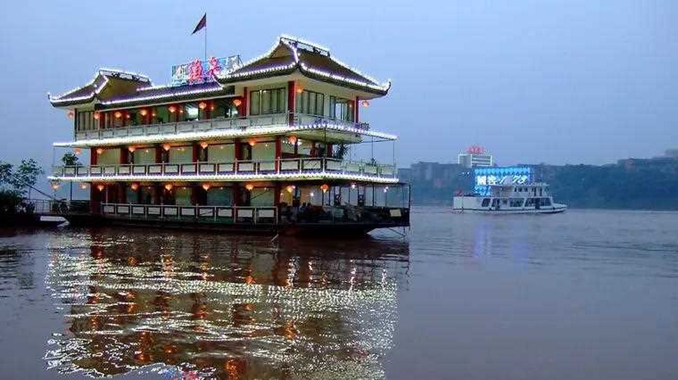 江阳沽酒客,土生土长的泸州人,一直希望能把家乡人文通过自己的挖掘