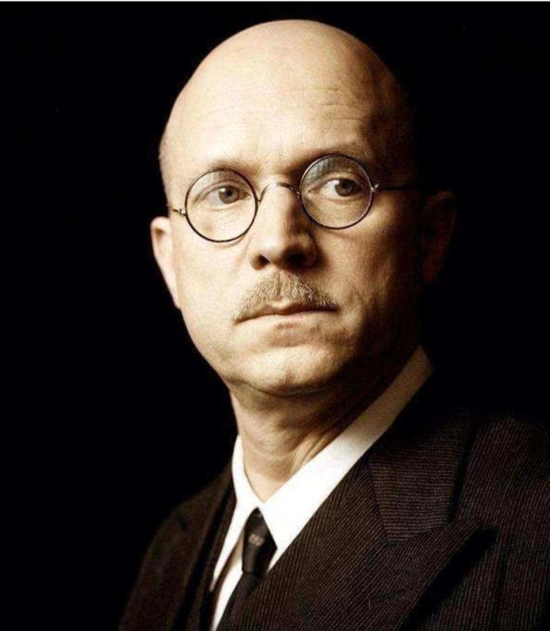 他叫约翰 拉贝,是一个德国人,却被称为"中国的辛德勒"曾经在1937年