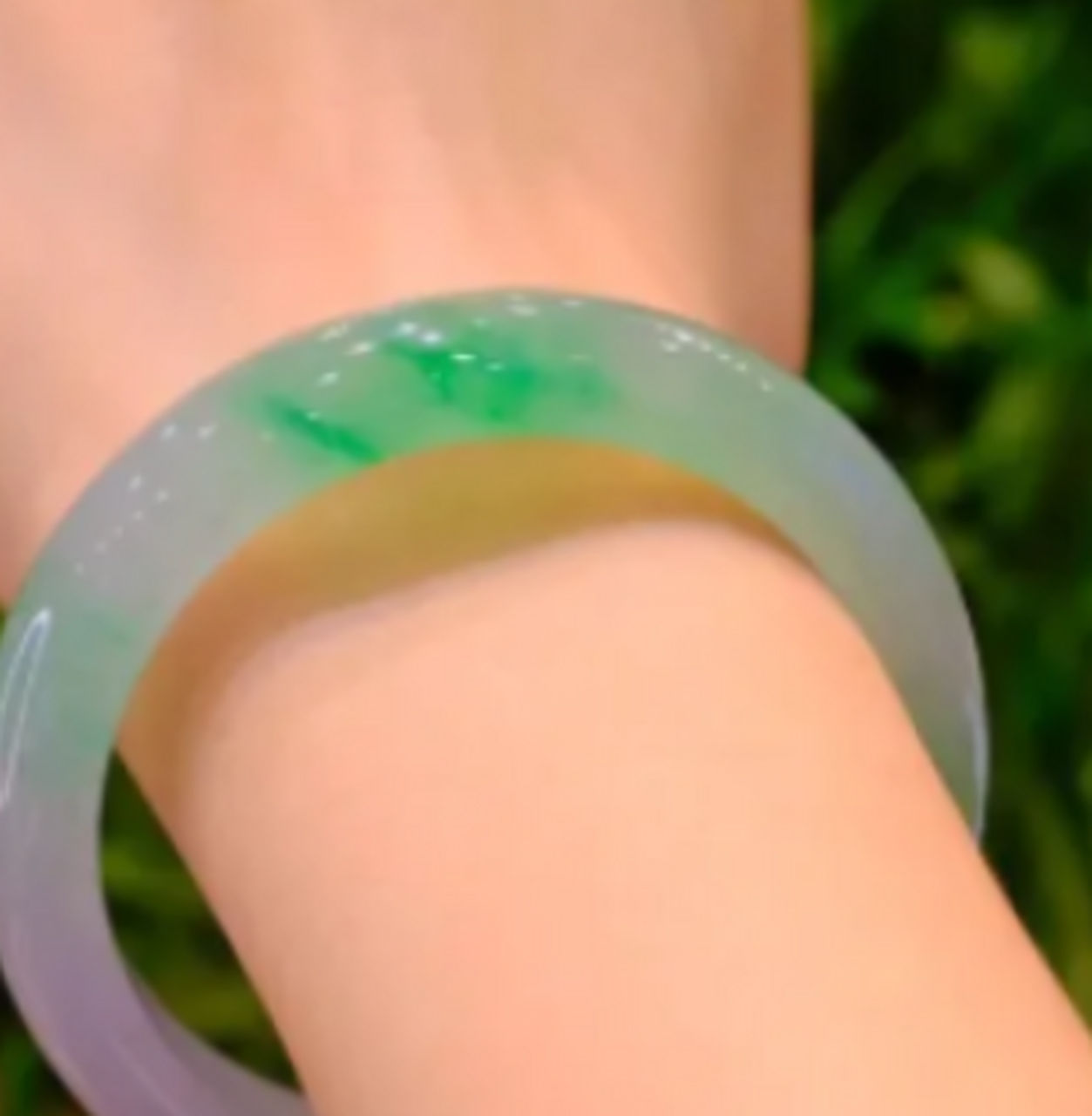 水汪汪的那一抹阳光灿烂的阳绿手镯