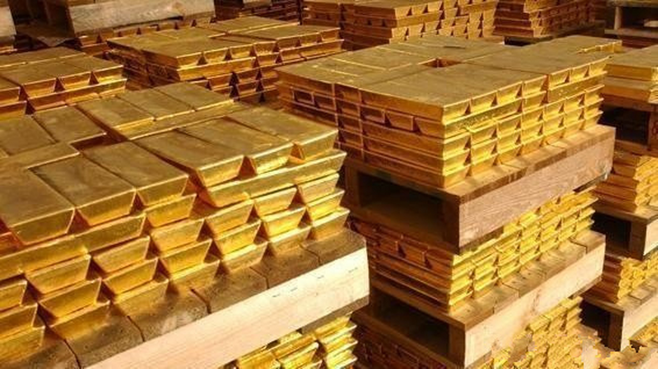要知道,约美联储地下金库存放在全球60多个国家的7000多吨黄金
