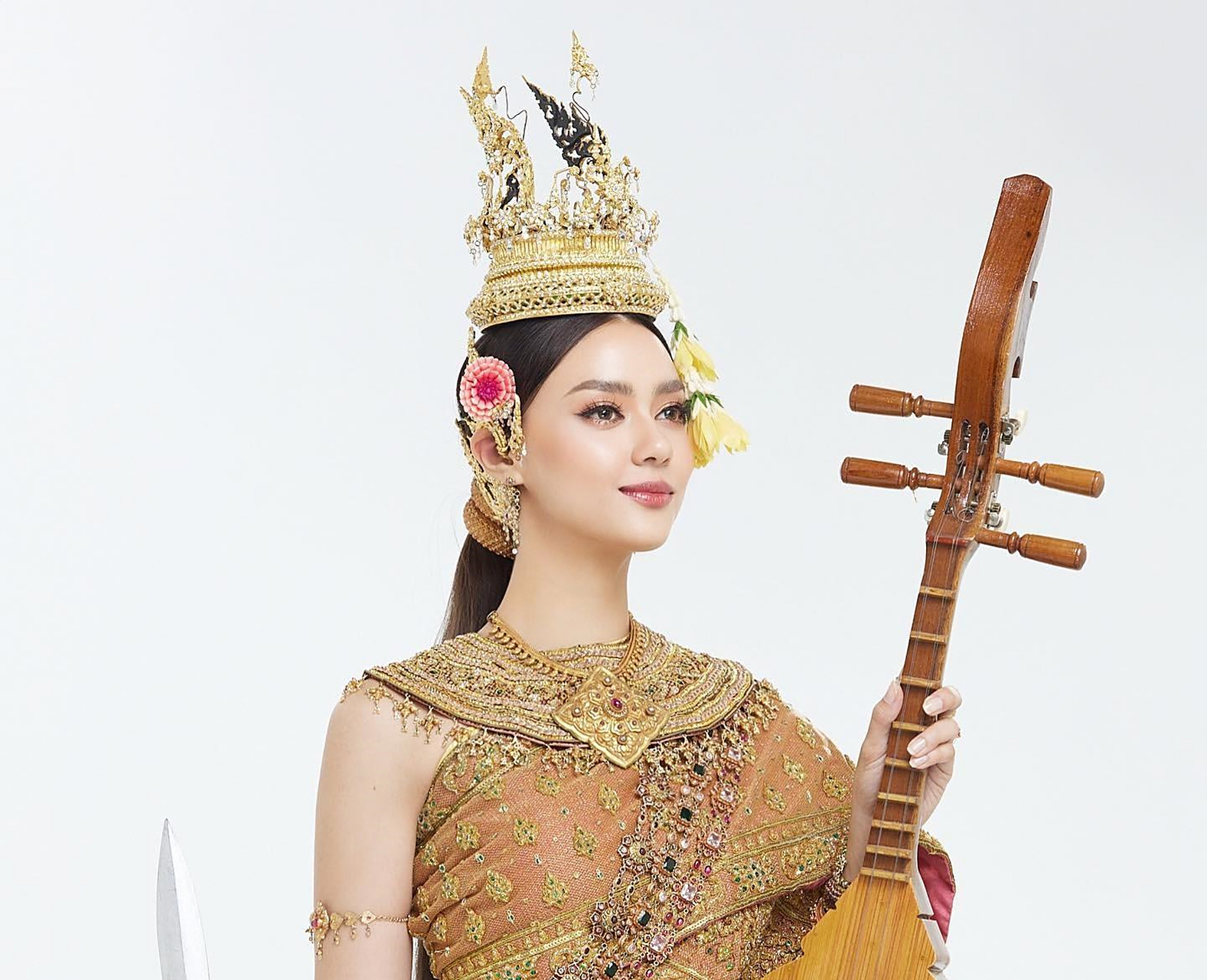 泰国环球小姐amanda晒宋干女神照送祝福