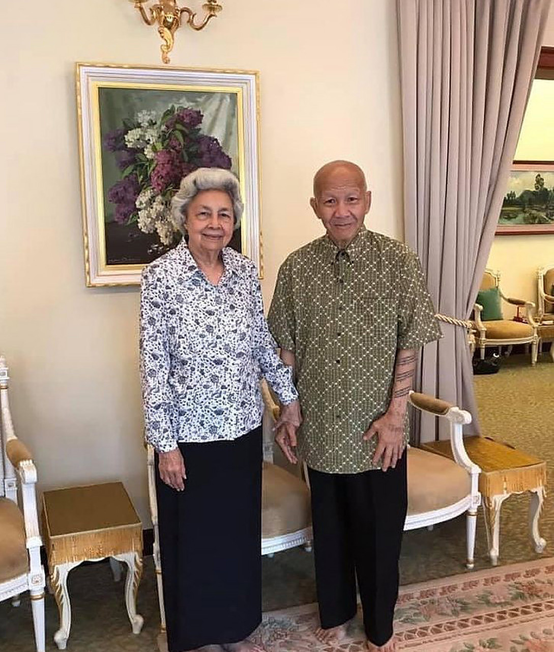 当然尤瓦纳王子的生母蓬珊莫尼公主只比他大14岁,莫尼列太后只比她