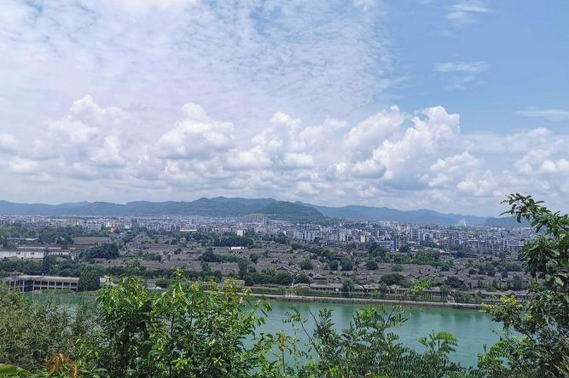 阆中市锦屏山风景区图片