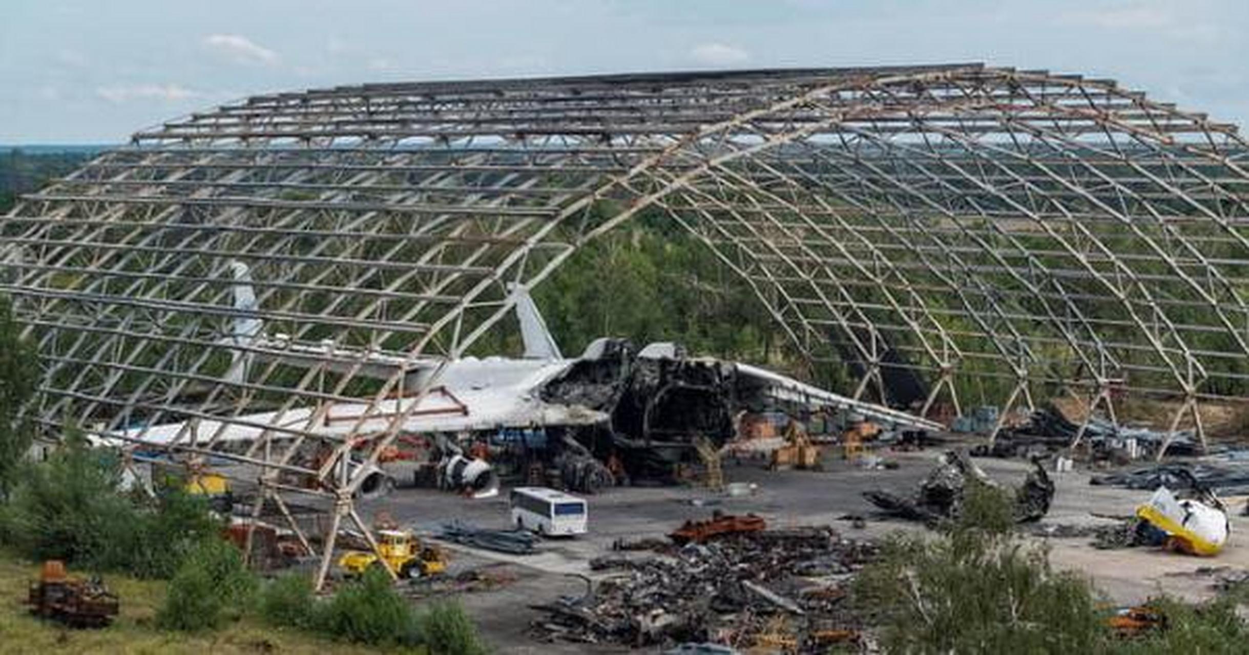 4月11日,乌克兰安东诺夫设计局再度宣布重建安-225运输机.