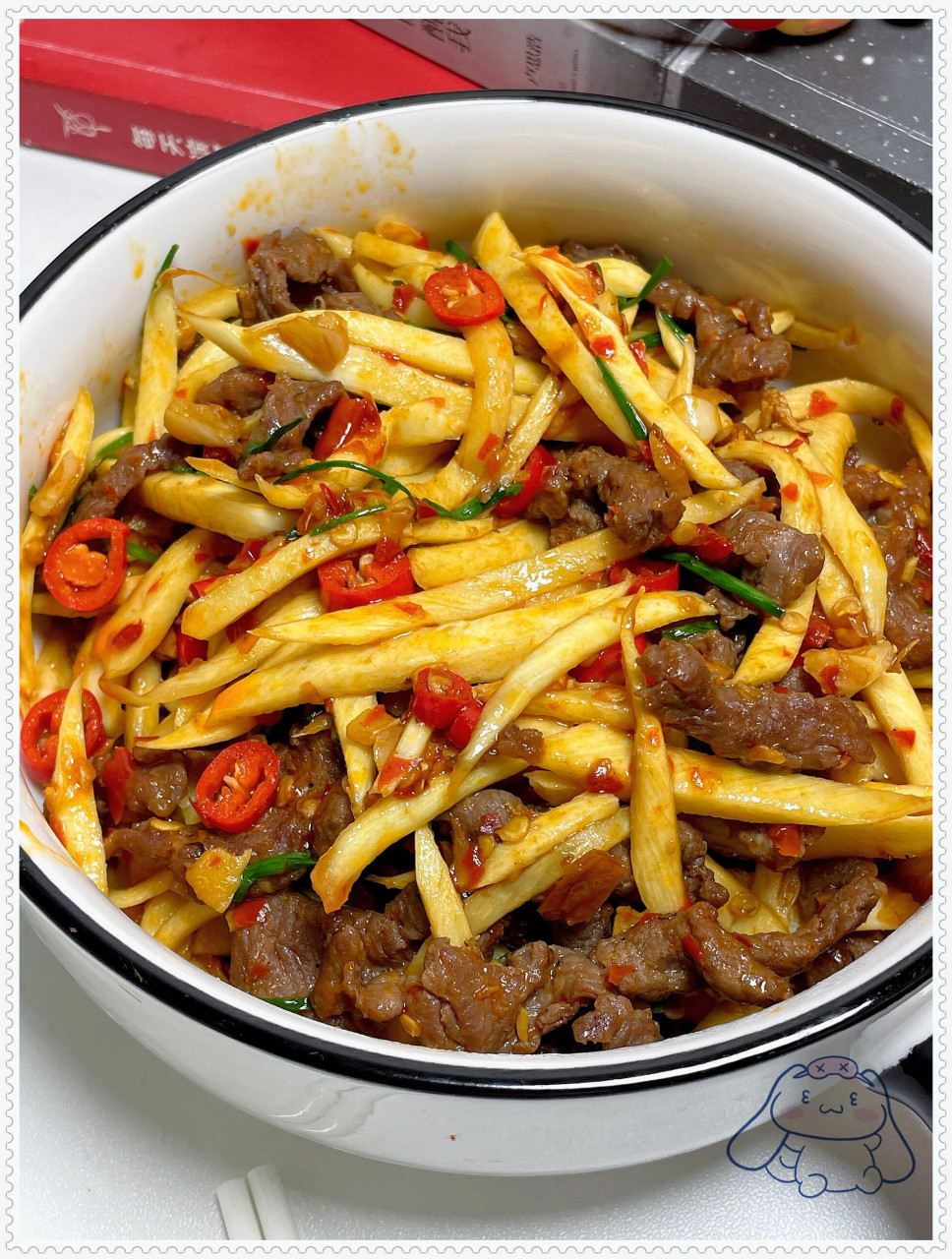 97  今天的菜单是茭白牛肉丝.  简直是下饭的极品啊!