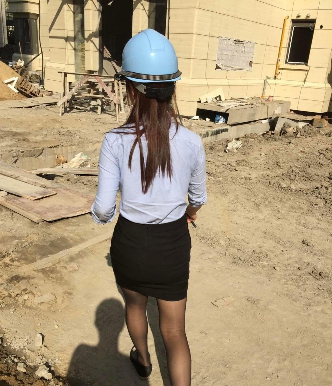 网友:公司美女领导来视察了,我得好好表现 #搞笑趣味图