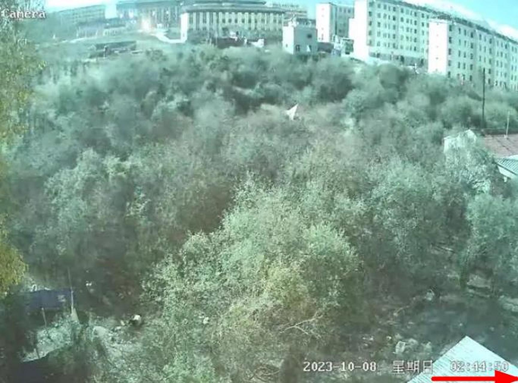 青海一地现不明飞行物,夜空亮如白昼!