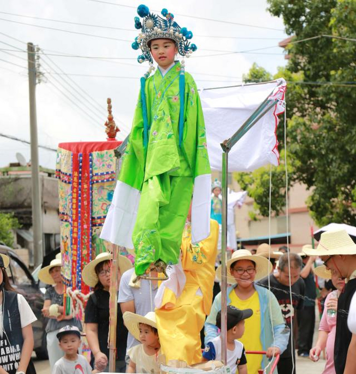 「岭南记忆」国家级非物质文化遗产:中山南朗崖口飘色!