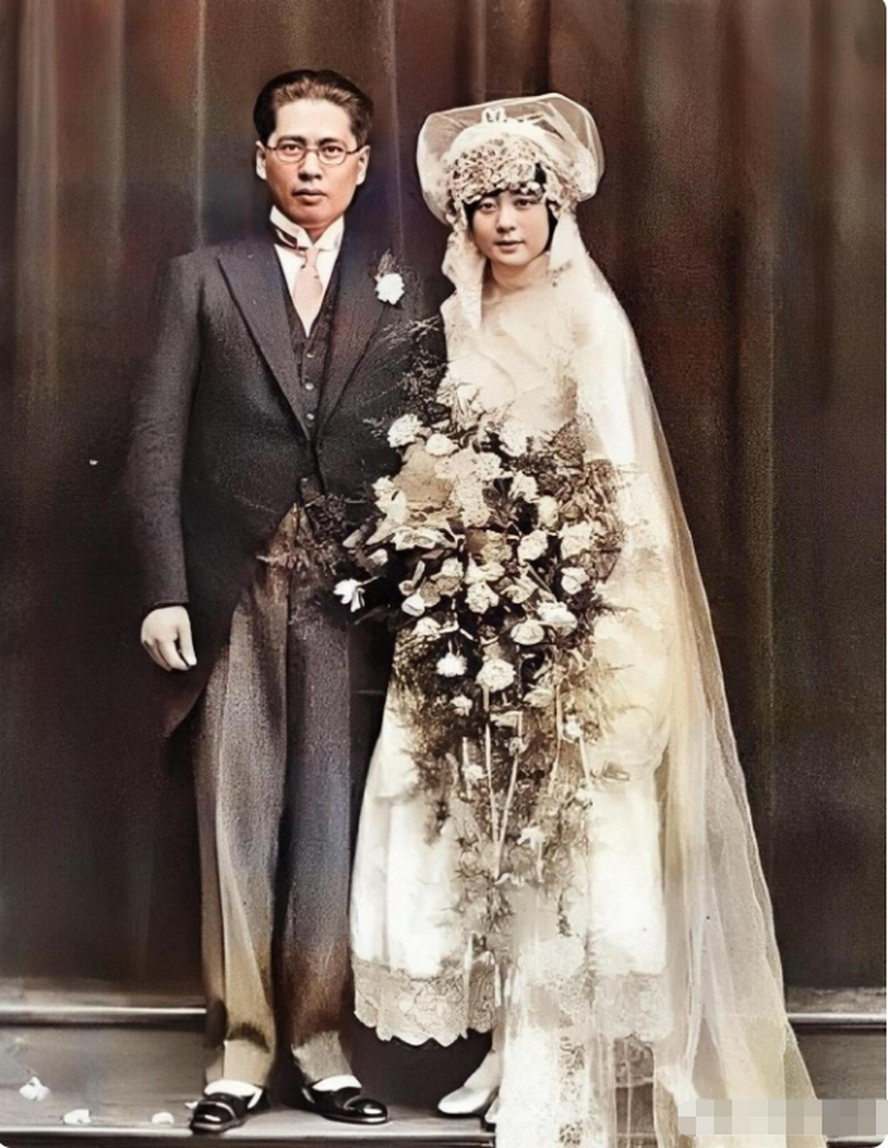 宋子文与妻子的结婚照