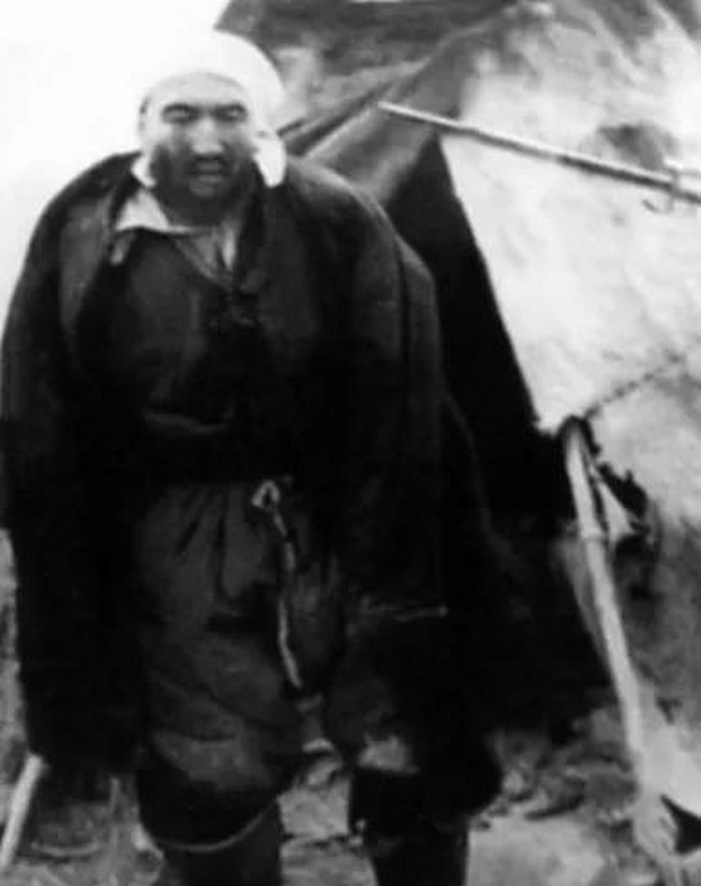 领动计划# 1951年,新疆喀什,被活捉的匪首"乌斯曼".