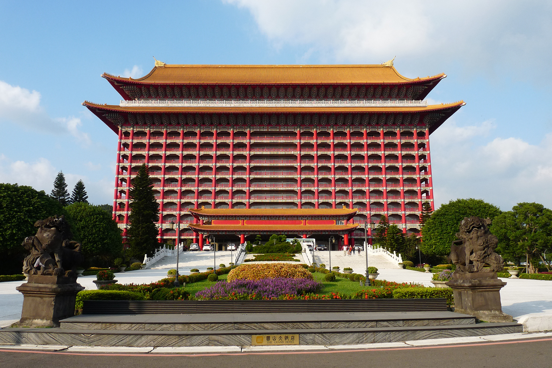 这个金龙有百年历史了,是日本殖民时期留下来的,后来放置在圆山饭店