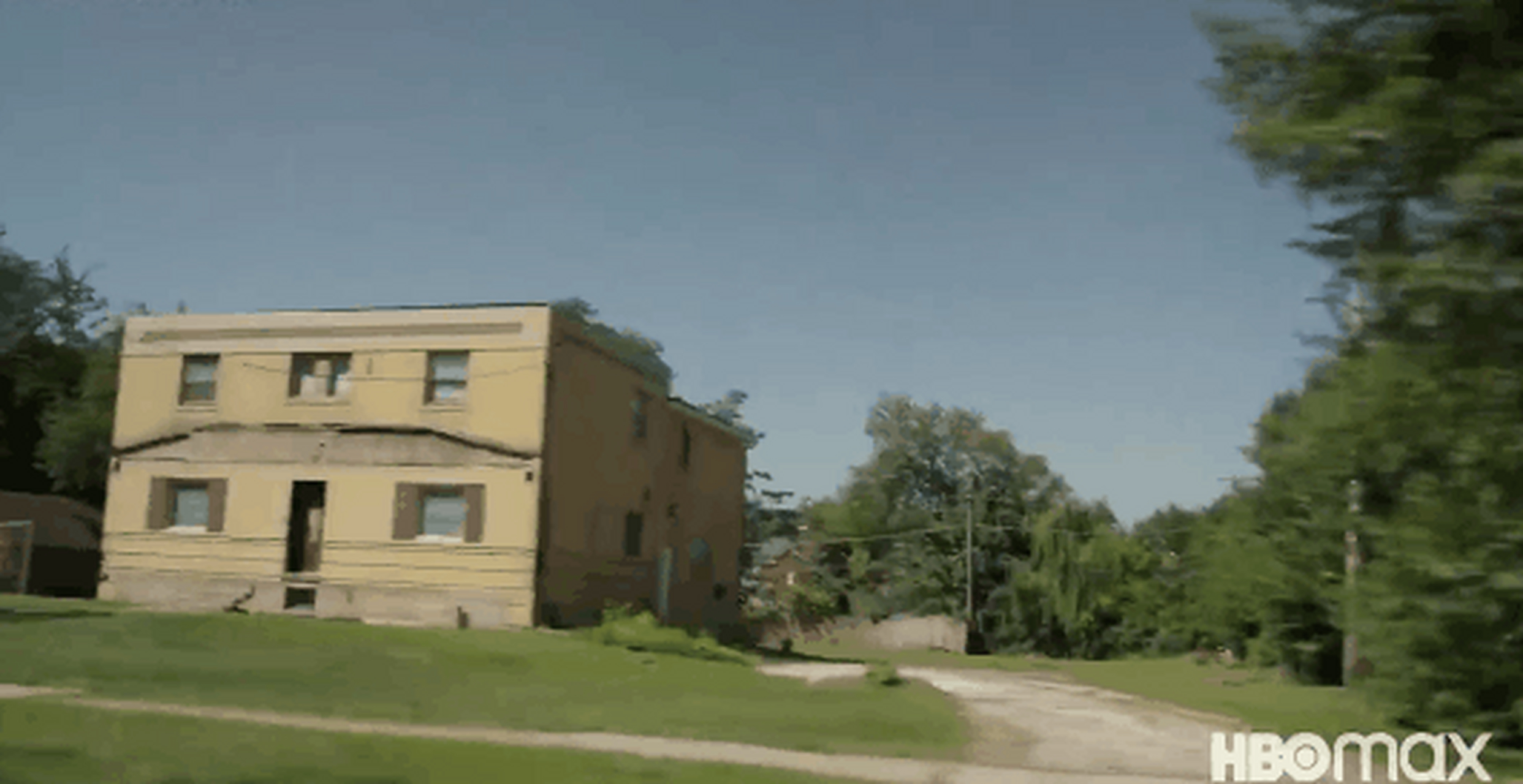 《南区》第三季(south side 暂译)讲述了一对社区大学的毕业生希望能