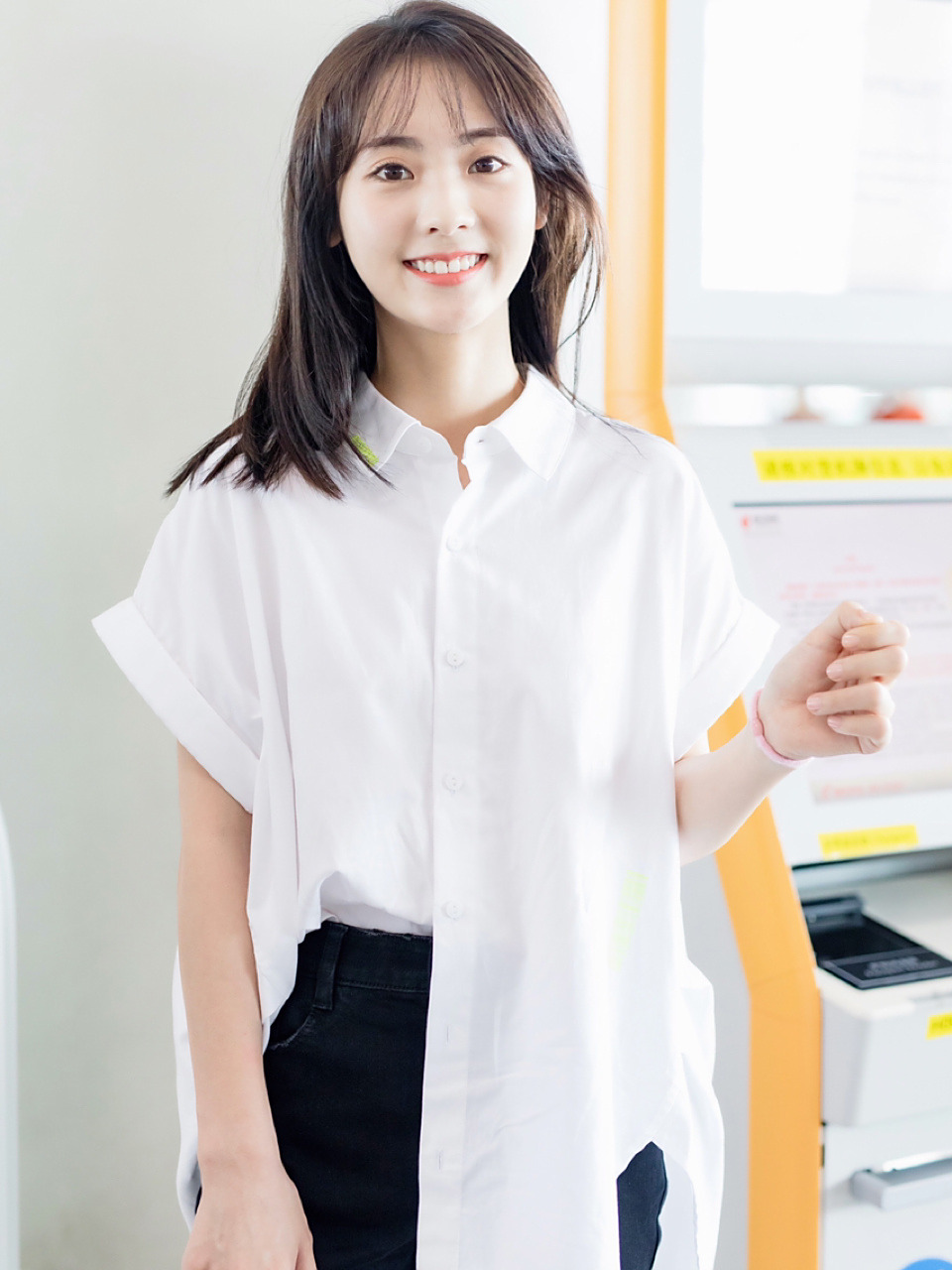 邢菲私服穿搭 司徒末啊太可爱了笑的好甜 邢菲今日份机场私服穿搭look