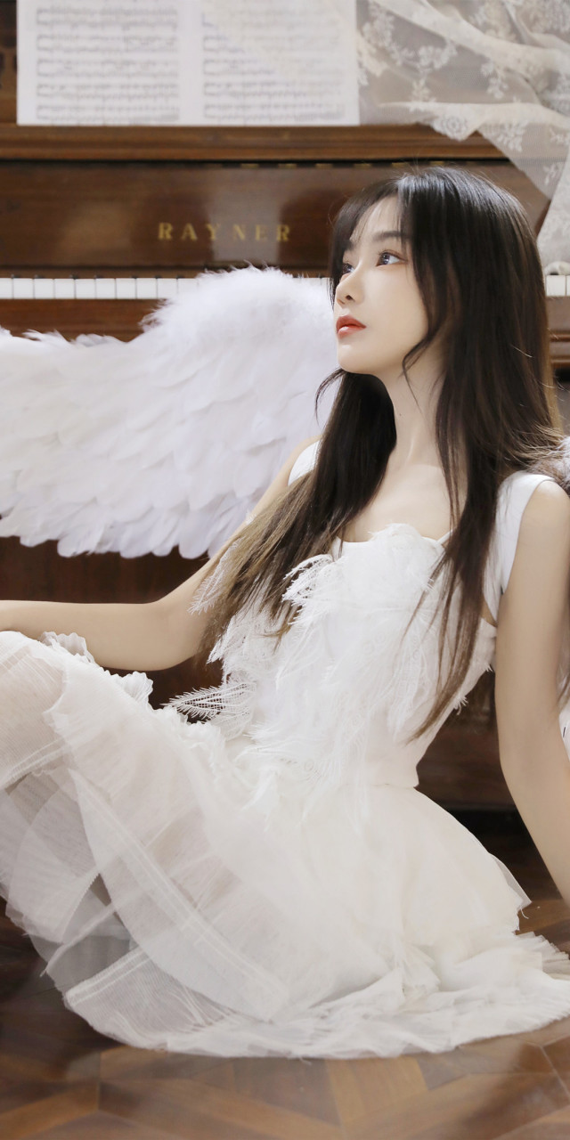 snh48-苏杉杉,白衣小天使. 一袭白纱裙,清新甜美,天使造型充满浪漫唯