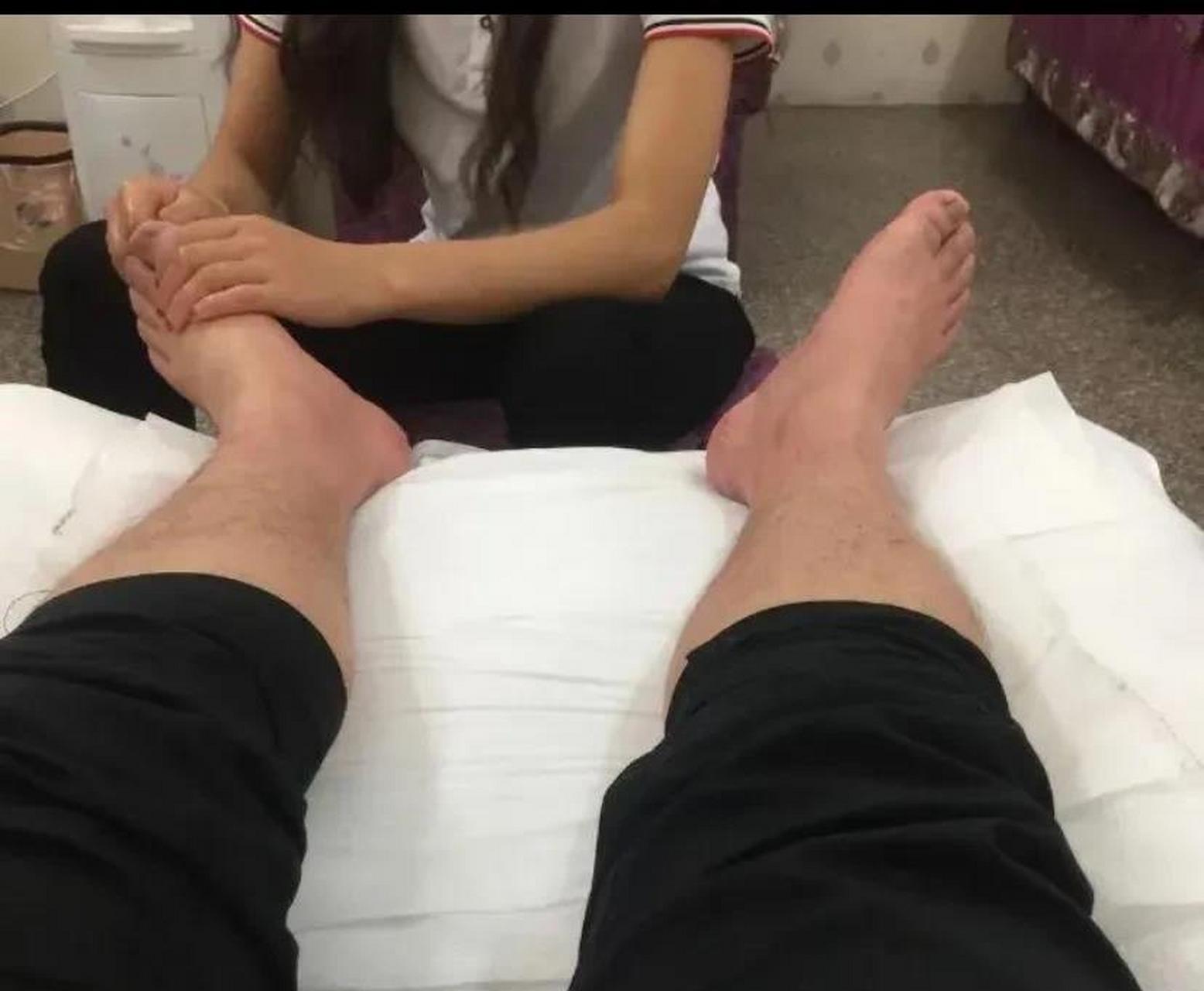 昨天去做沐足,和沐足的按摩的妹子聊了很久,她说她