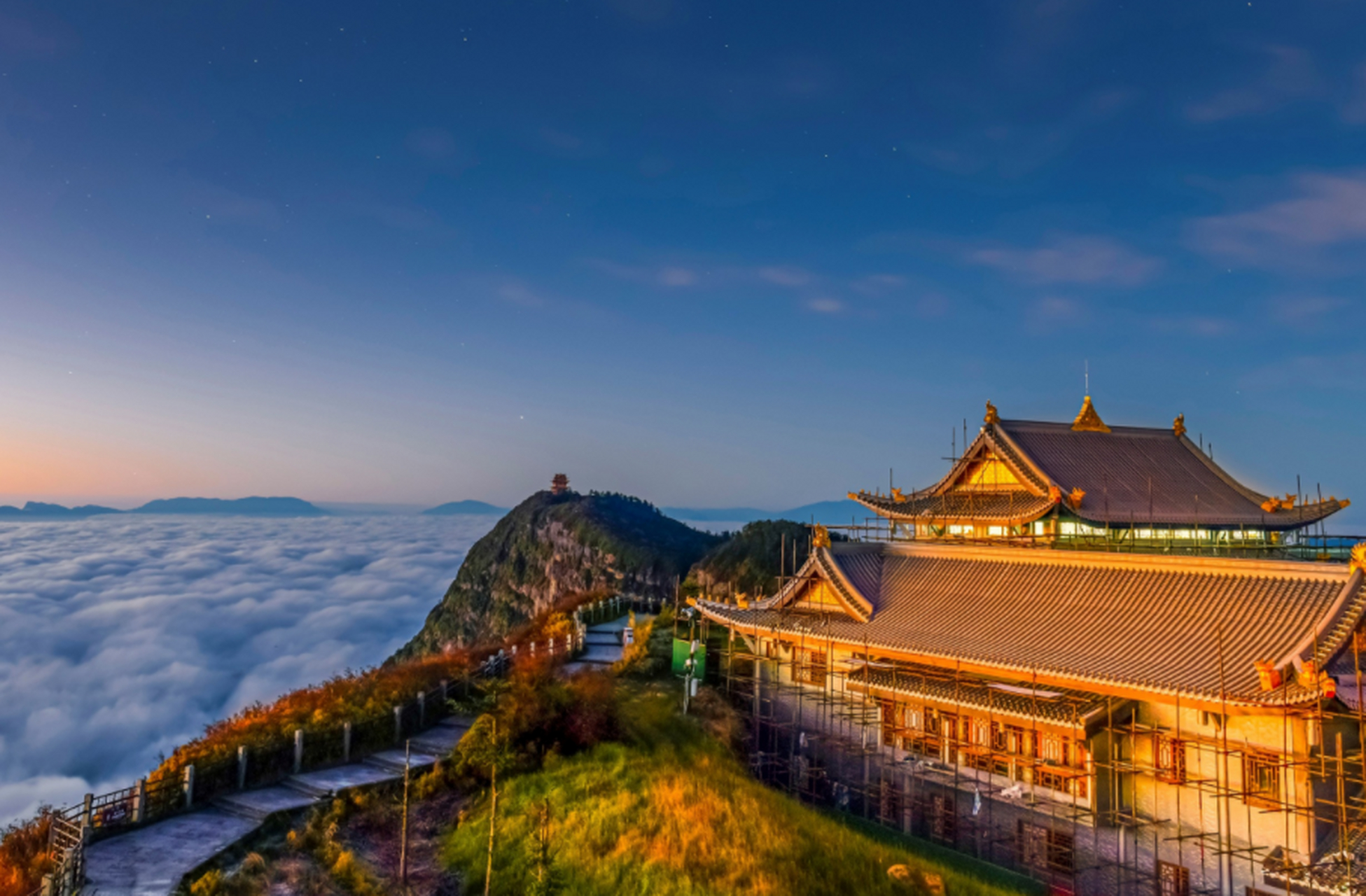 瓦屋山,峨眉山金顶迎来高峰 门票已饱和,停售!