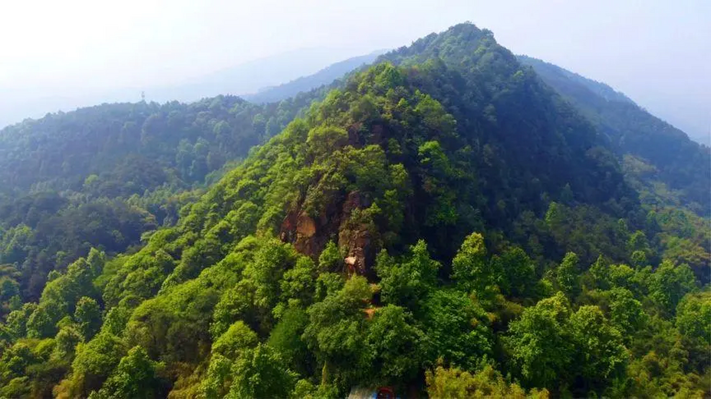 虎峰山景区从哪进图片