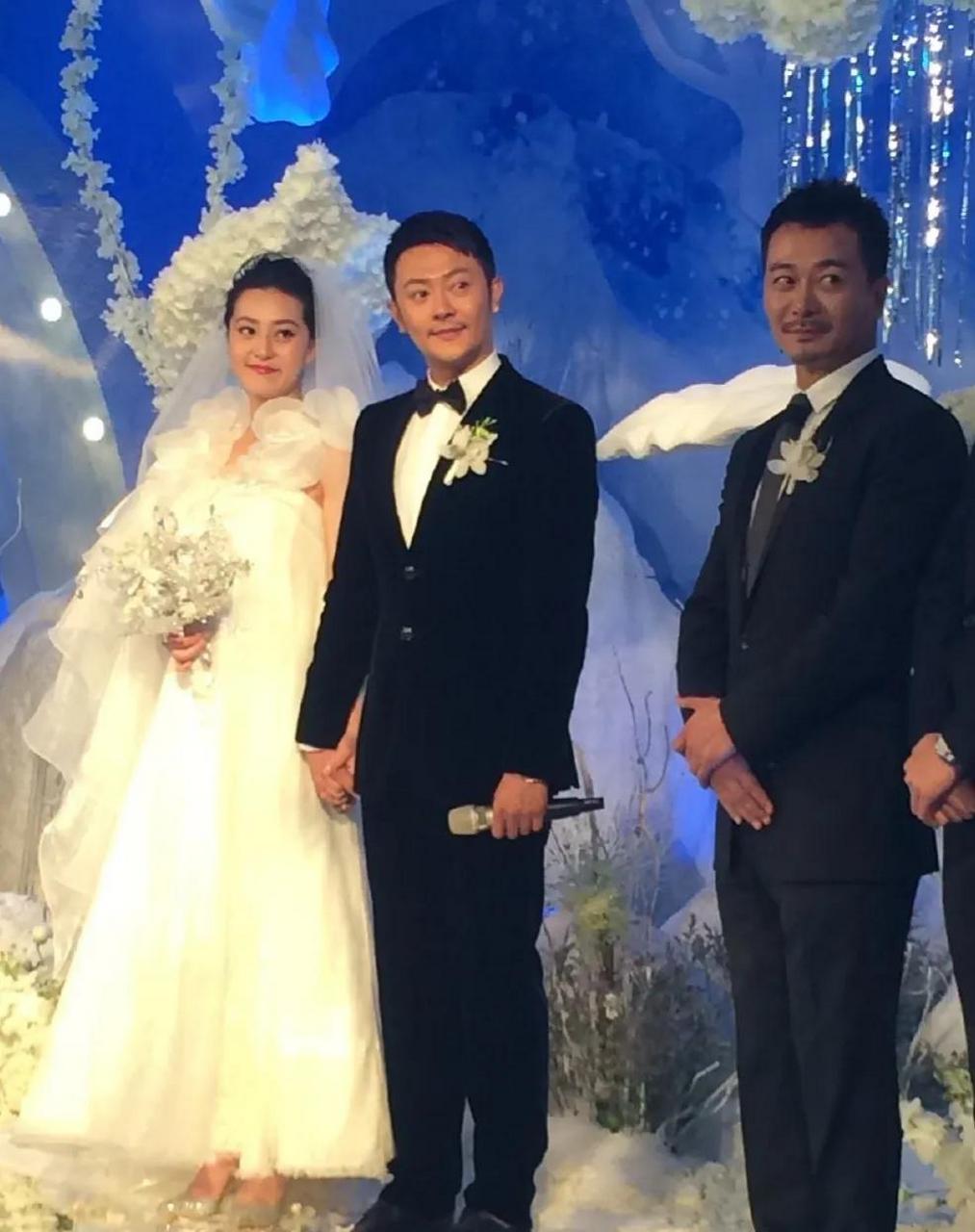 2015年,印小天花了400万,迎娶"龙套演员"哈琳娜,女方谎称会有1500万的