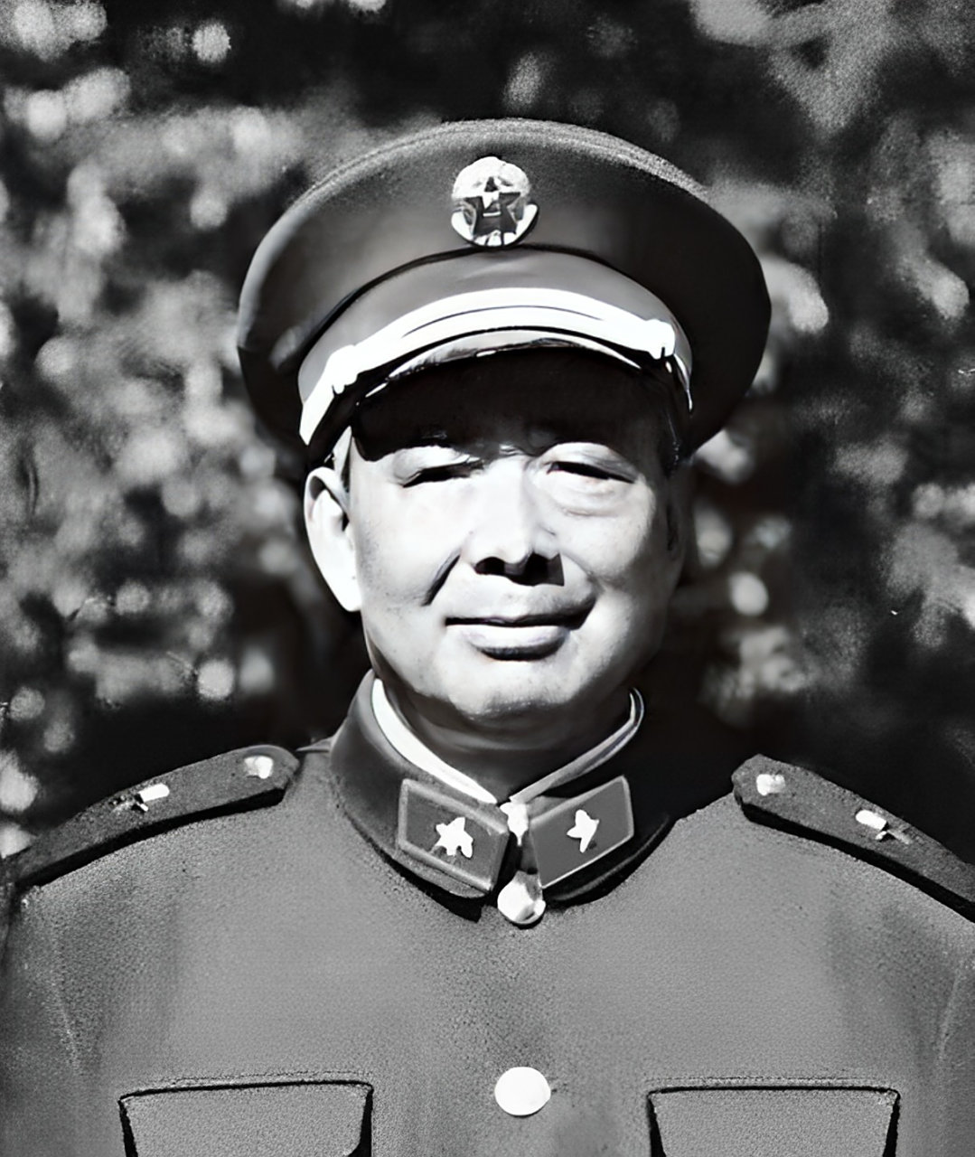 当时,陈家贵刚刚回到家中,看到了熟悉的格外高兴大街.