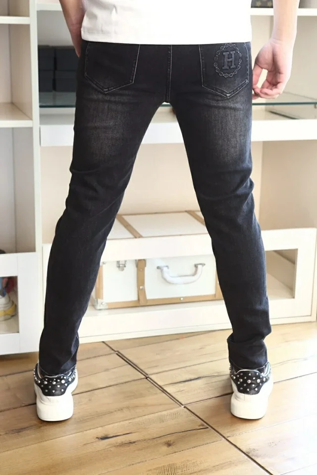 爱马仕黑色经典牛仔裤