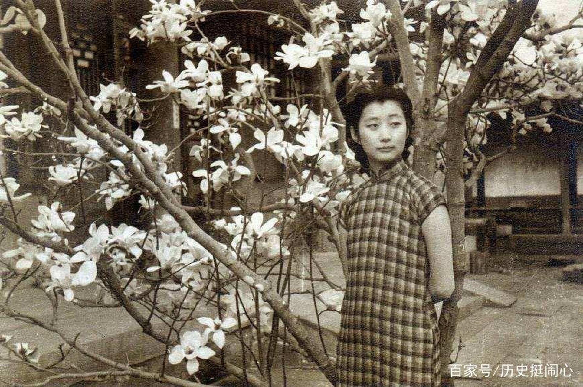 晚清最美格格王敏彤(1913年一2003年2月28日),本名完颜童记,满洲镶