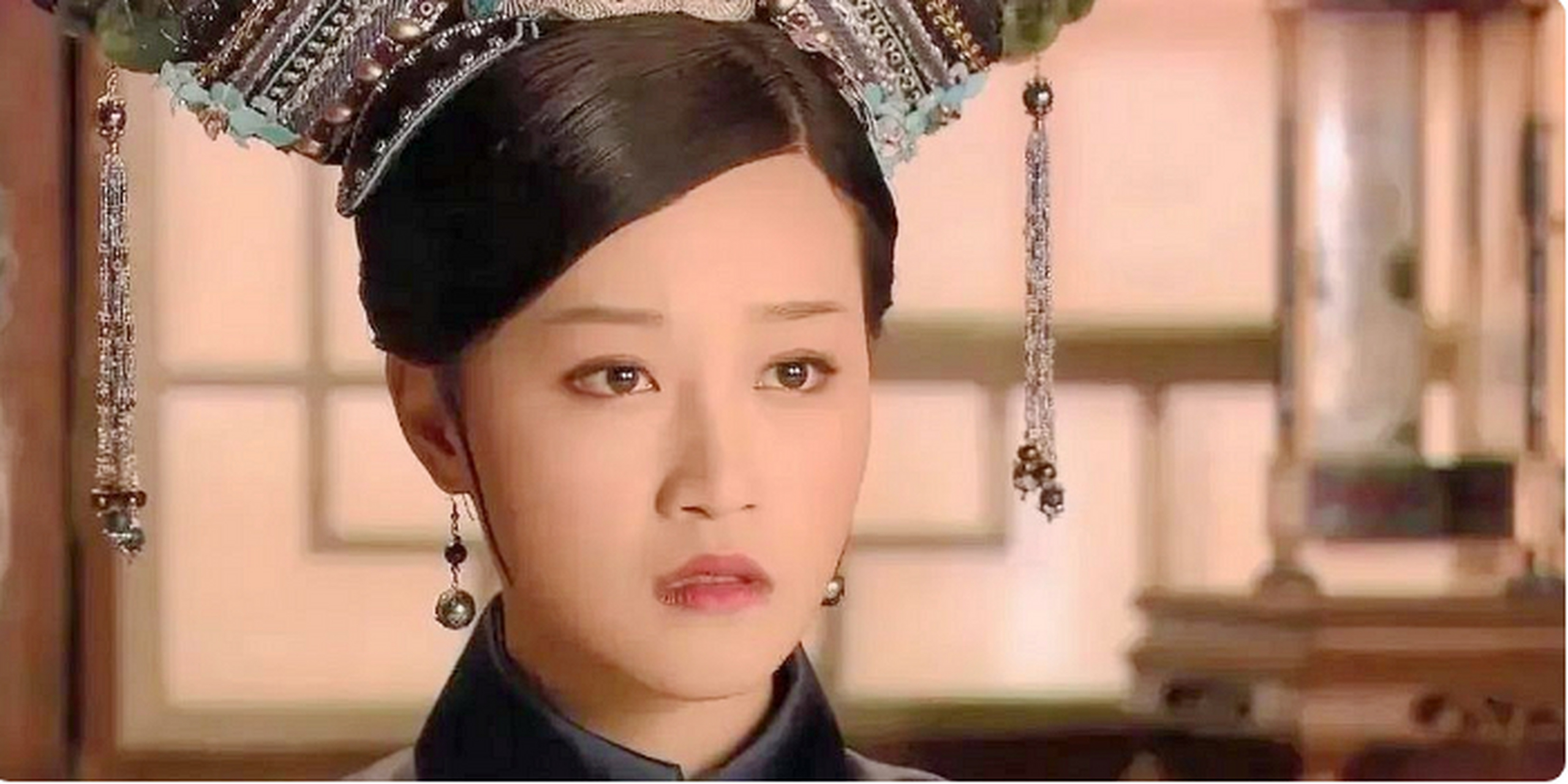为什么都说蓝盈莹甄嬛传的时候是苦脸,不就是一个笑和不笑的区别吗