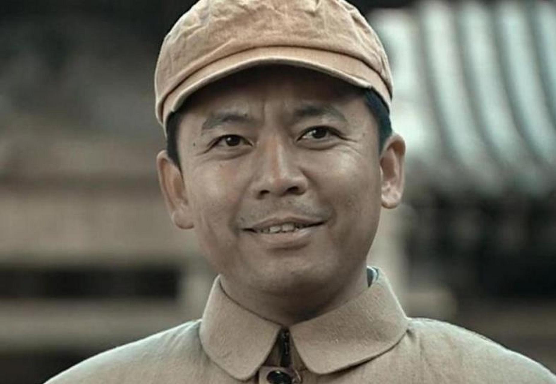 李云龙丁伟孔捷,对彼此军衔互不服气,为何却都服气赵刚的军衔?