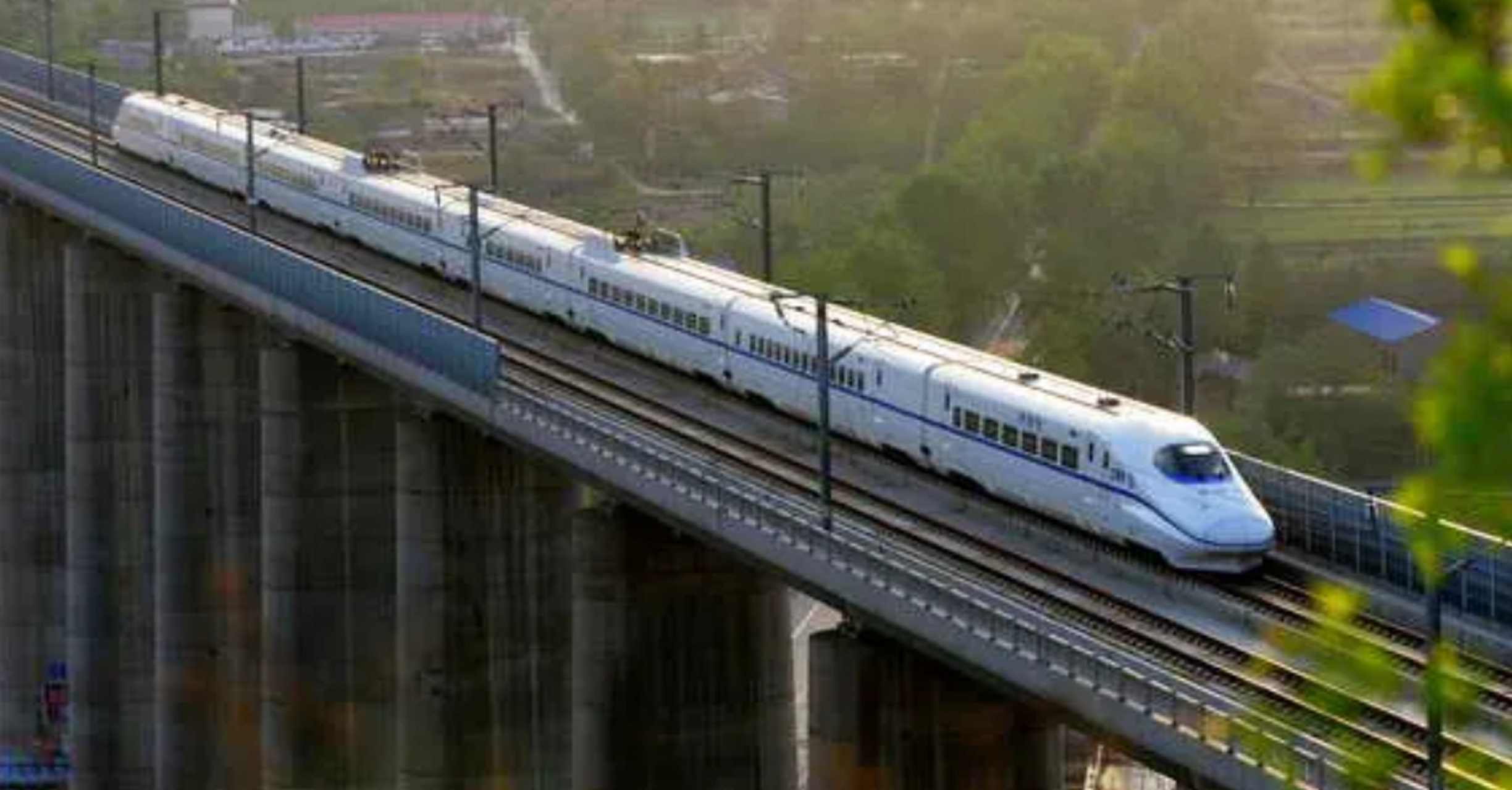 2004年,中国引进高铁技术,德国西门子漫天要价,开出了520亿元的天价