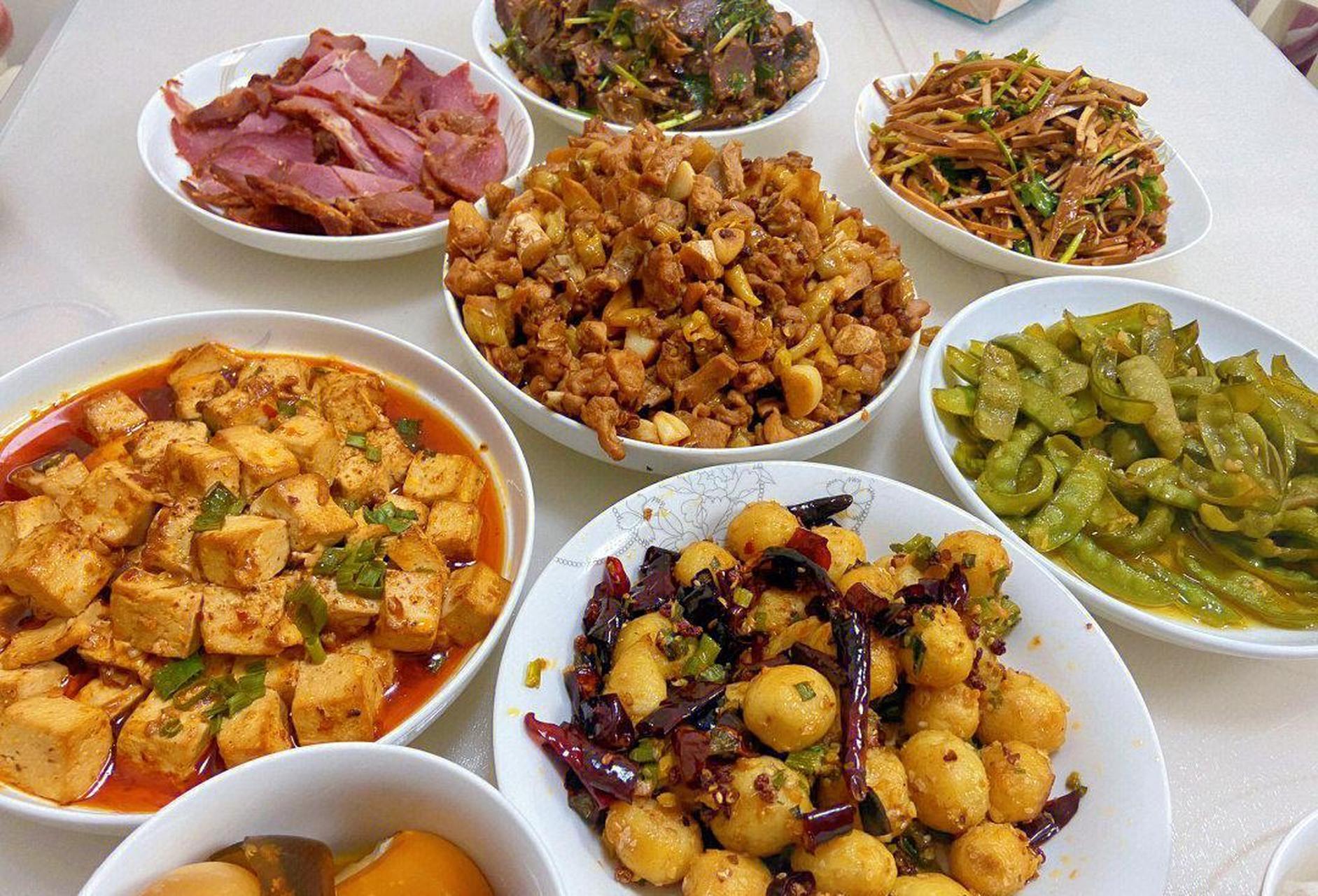 性别男,爱好做饭日常被家里人催有没有对象|||新的一年9015大家