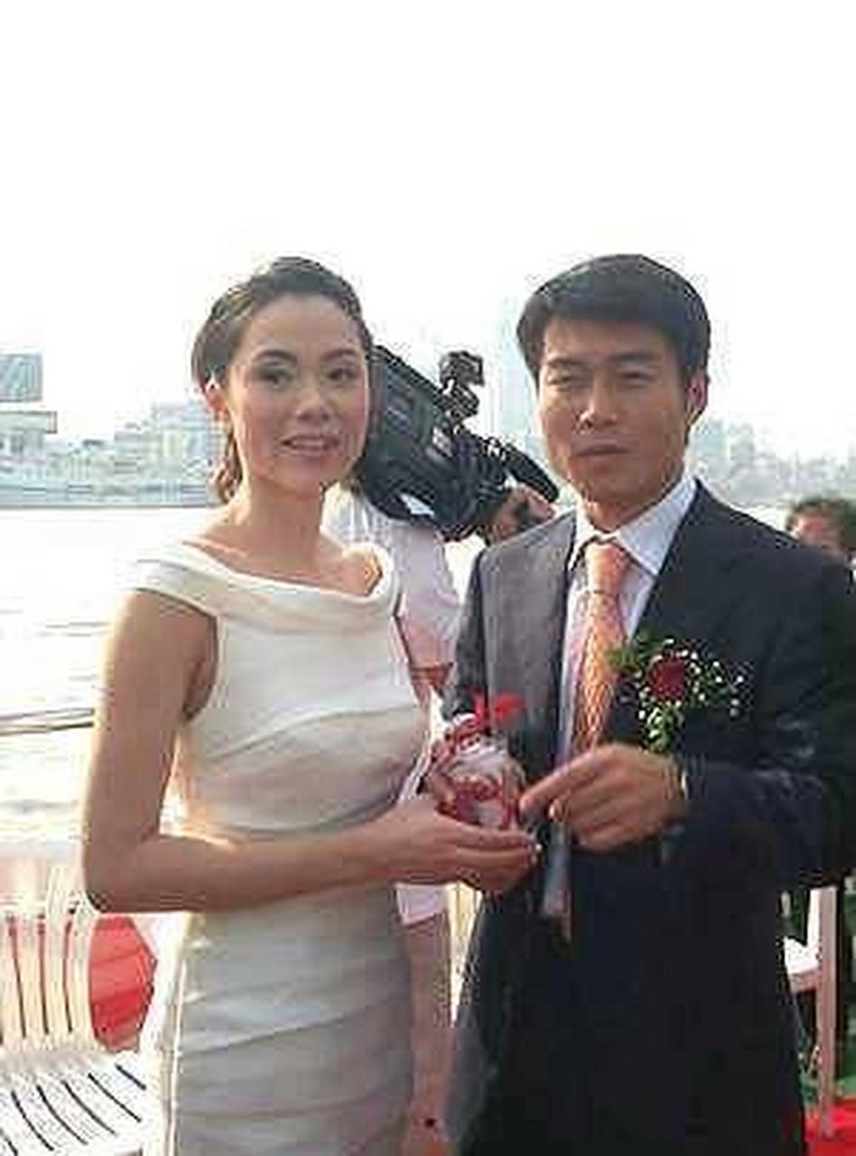 范志毅偏爱空姐,吴承瑛娶舞蹈演员,申思老婆是模特,拼妻老申花