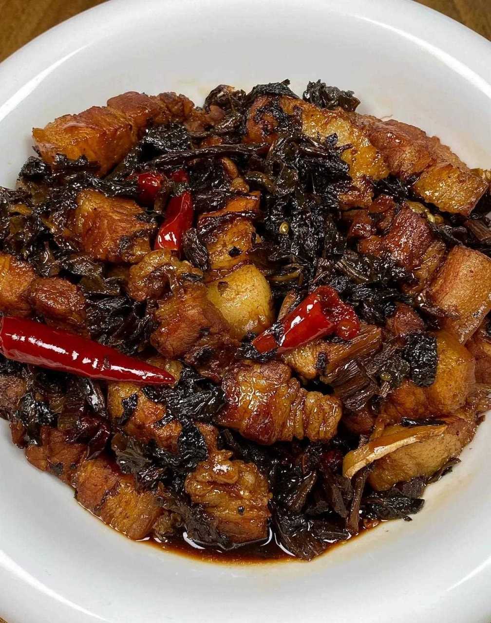 巨下饭,一盘米饭都不够我吃呀,真的香得嘞食材五花肉,梅干菜,姜丝