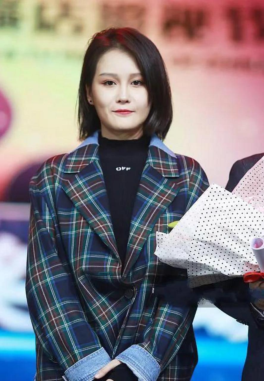 gif创作人# 赵本山的女儿赵一涵,真是把一副好牌打成稀烂