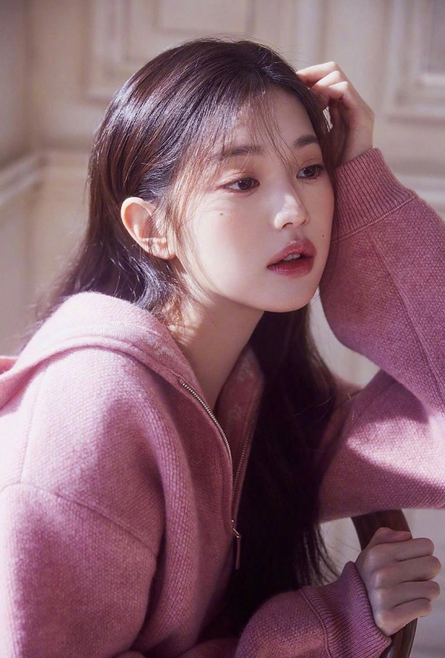 张元英的最新美照,好有元气.