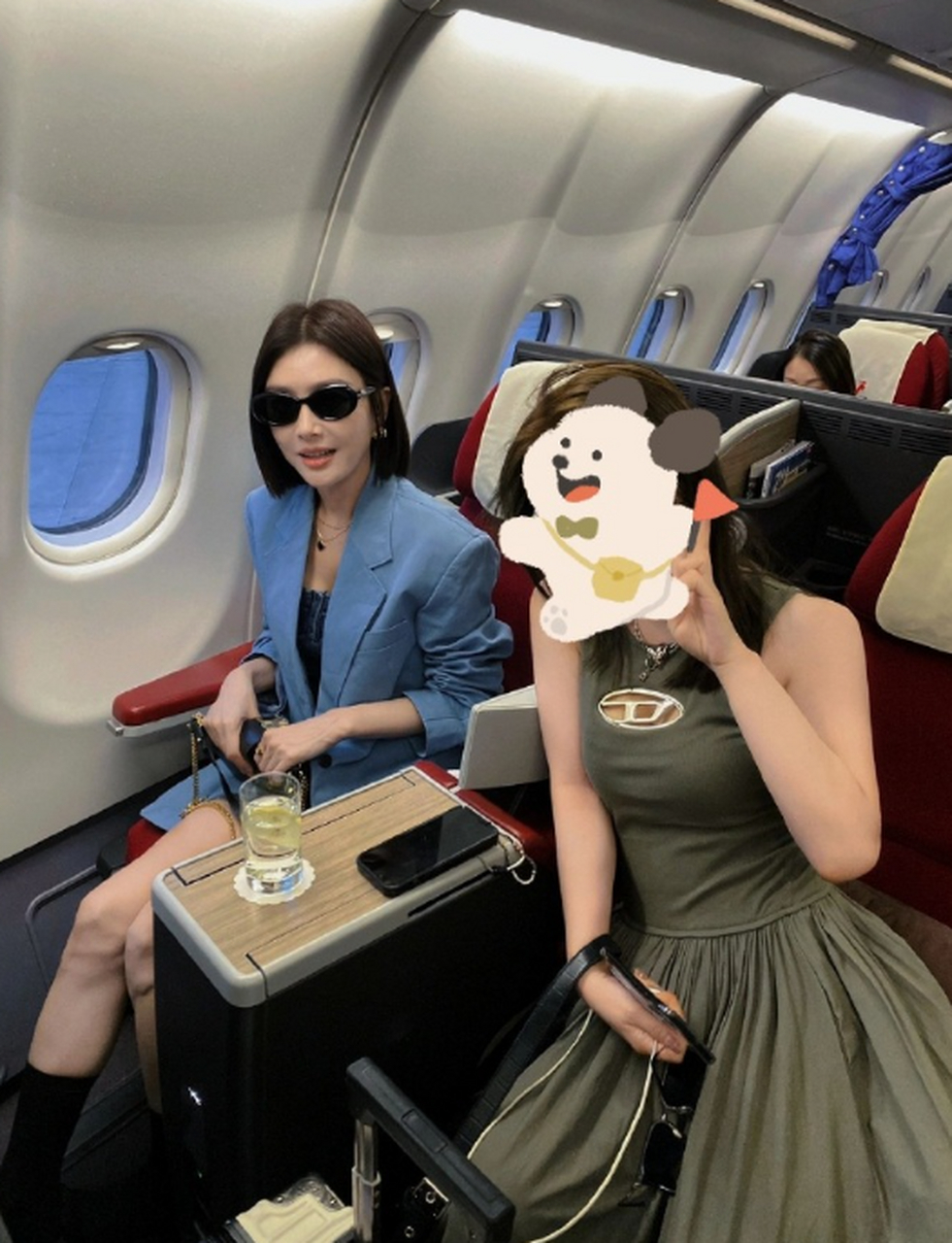 网友飞机上偶遇秦岚合照,生图状态太好了吧 676767