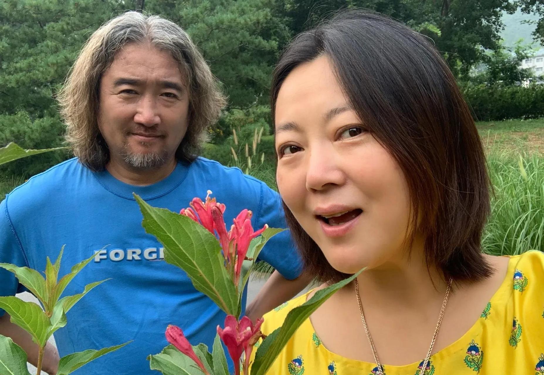 gif创作人# 著名演员王茜华与老公沈航太爱撒狗粮了,总是撇开儿女