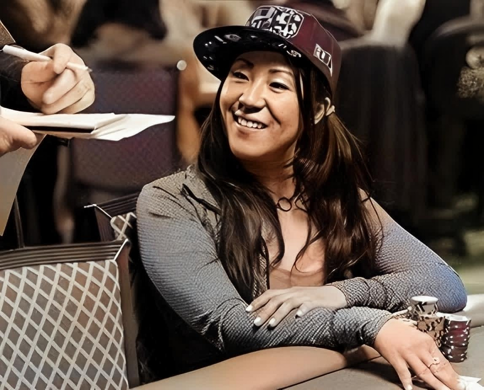 她是中国女子赌徒·赵苏茜,赌场就像她的自动取款机,一场比赛能赚400