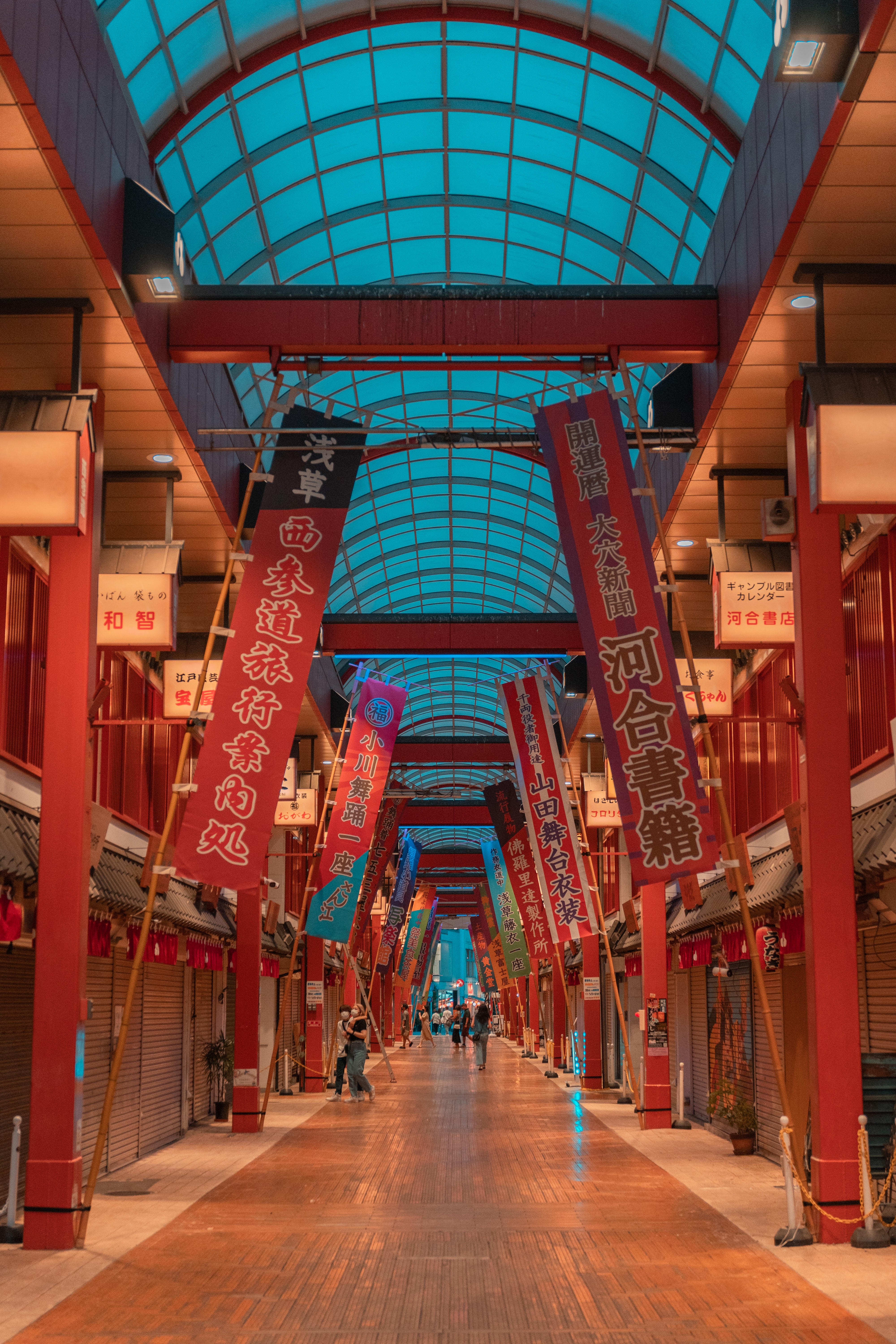 翻译:无需翻译 接续:名词 も 吉田さんは日本人です