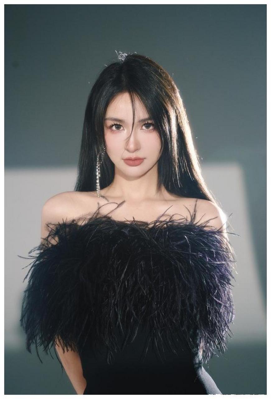 网红美女杨娇娇迷人美照欣赏,好漂亮啊