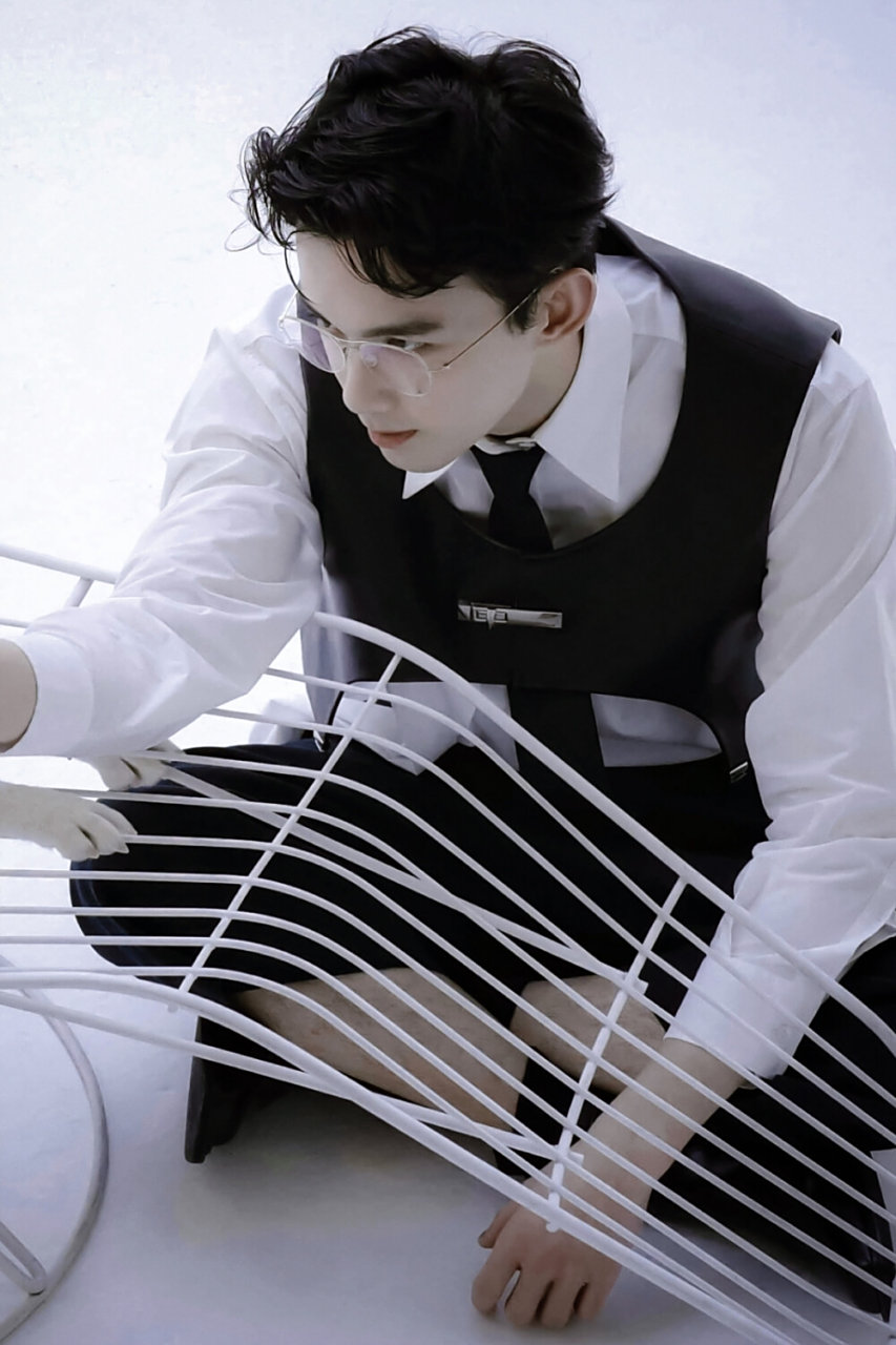 我简直不能想象,以后吴磊的另一半会多幸福,这个我们看着长大的男孩子