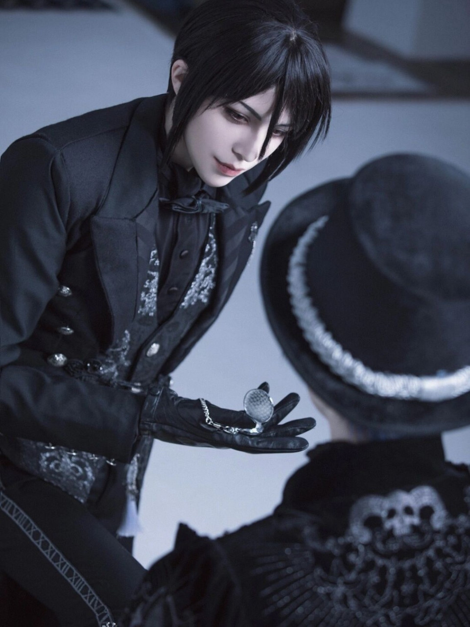 推特上24万人看过的黑执事cos  我拍的!	 夏尔 赛巴斯蒂安