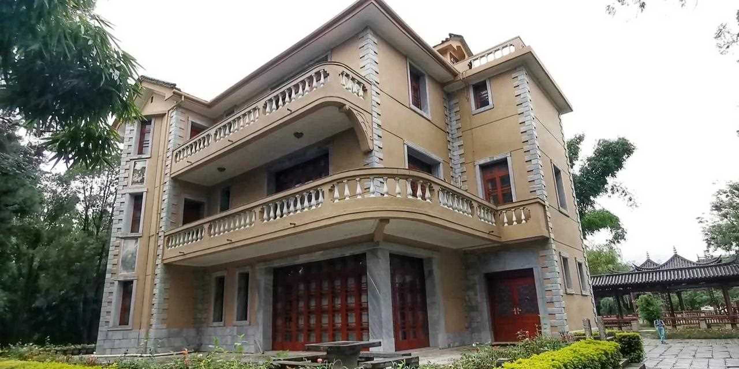 云南大理43—喜洲古镇董家大院董家是喜洲古镇四大家族之一.