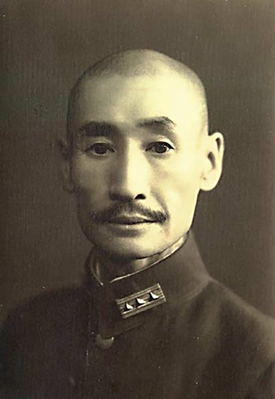 马占山出生于1885年奉天怀德,一个贫困家庭,从小生活艰难,马占山长